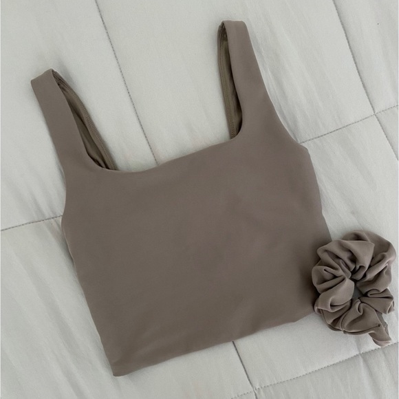 Abercrombie & Fitch Tops - Abercrombie YPB Squareneck Slim Tank with scrunchie